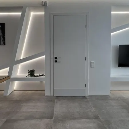 The Dazzling Glimpse Acropolis Suites-3
